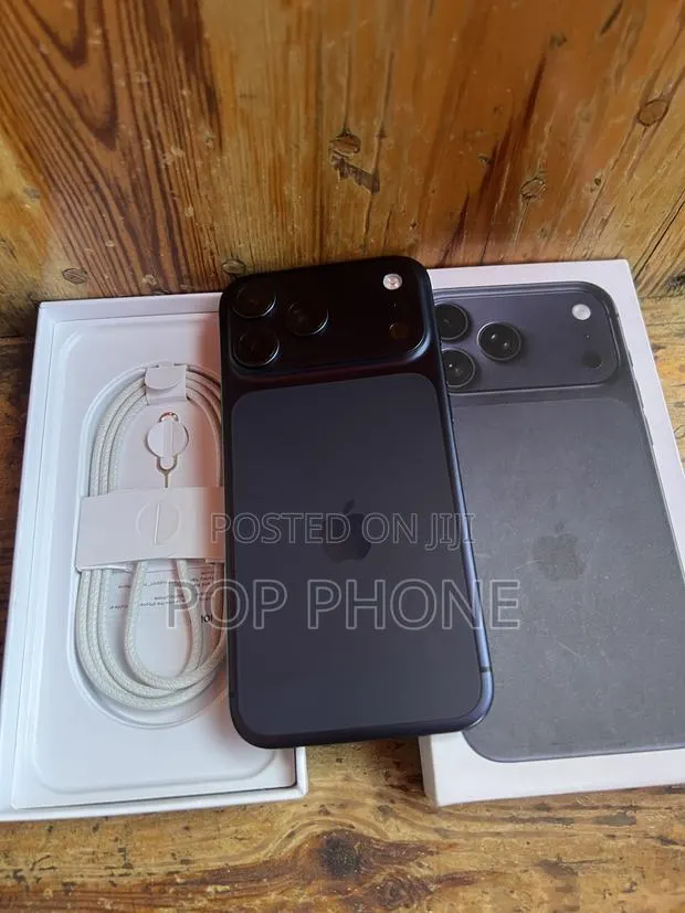 Apple iPhone 17 Pro Max 512 GB Blue · Photo 1