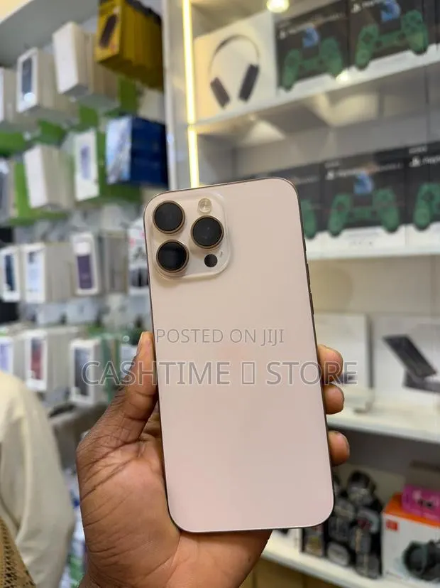 Apple iPhone 16 Pro Max 512 GB Gold · Photo 1
