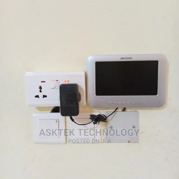 Video Intercom Installation · Photo 1