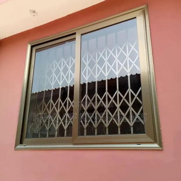 Champagne Windows · Photo 1