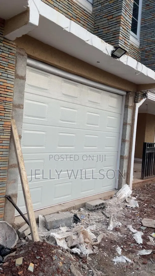 11 X 8 Garage Door · Photo 1
