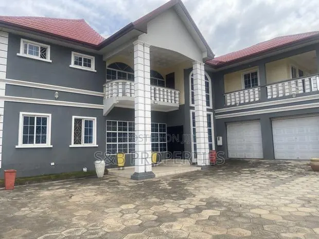 5bdrm Duplex in East Legon for rent · Photo 1