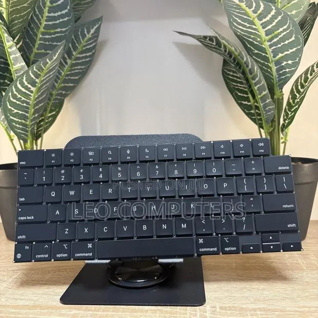 MacBook Pro 14-Inch A3112 Keyboard – M4 (2024) · Photo 1