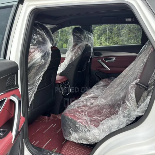 Jetour X70 Plus 1.6 6-Seater FWD 2022 White · Photo 5