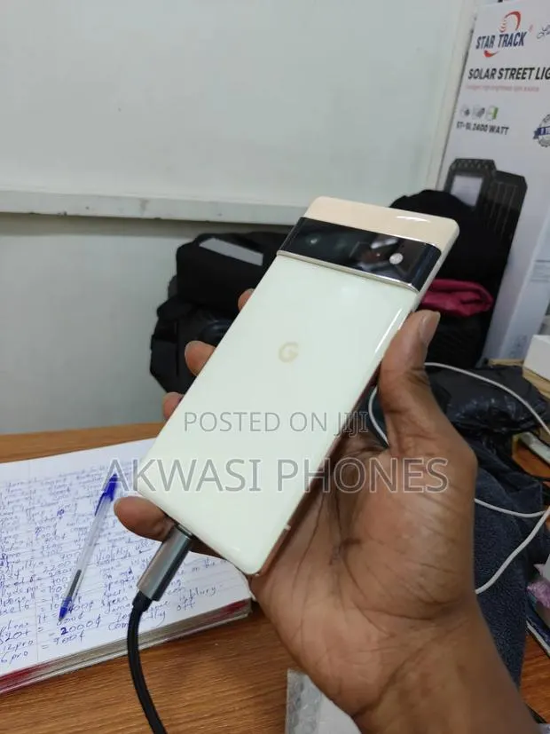Google Pixel 6 Pro 128 GB Gold · Photo 3