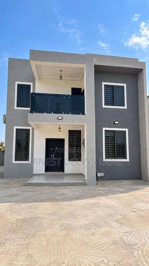 4bdrm House in Adentan, Barrier for sale · Photo 1