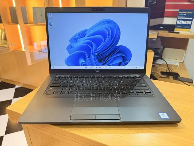 Laptop Dell Latitude 5400 16GB Intel Core i5 SSD 512GB · Photo 1