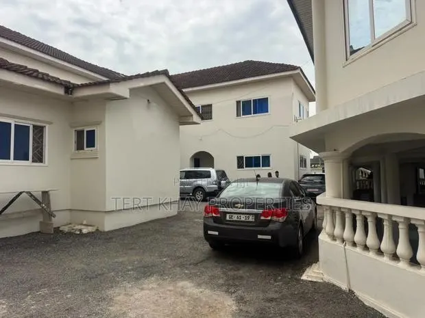 36 Rooms Hotel for Sale at East Legon · Photo 4
