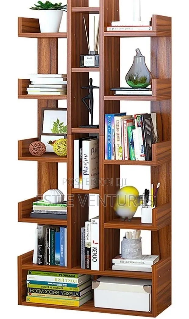Modern Tree-shaped Bookcase · Photo 1