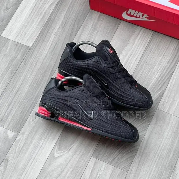 Nike Shox Black and Red · Photo 1