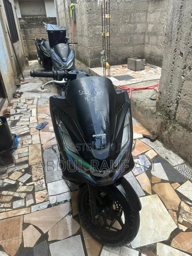 Honda 2022 Gray · Photo 1
