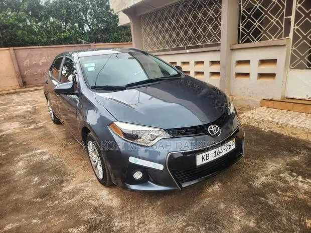 Toyota Corolla LE Eco 4dr Sedan (1.8L 4cyl CVT) 2015 Gray · Photo 1