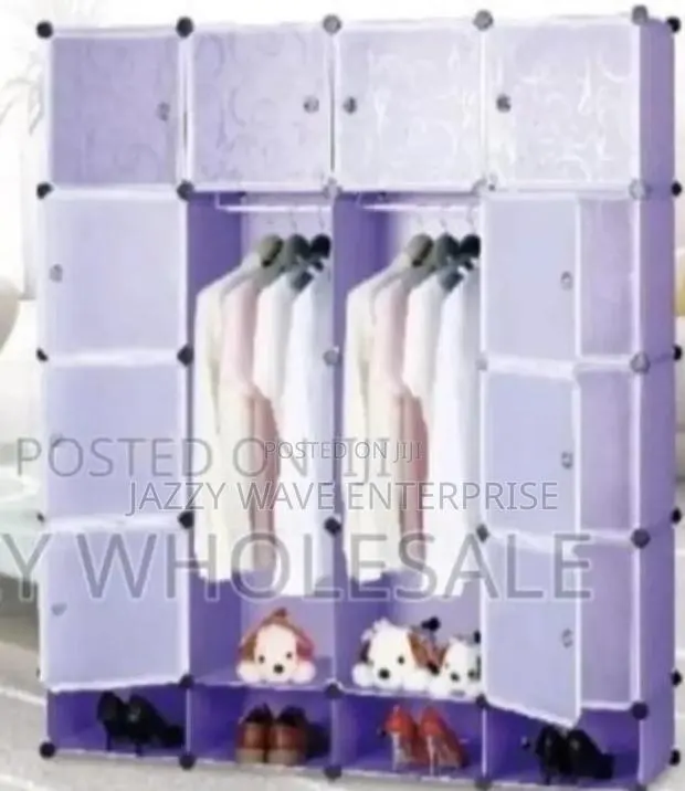 16 Cube Plastic Wardrobe · Photo 1