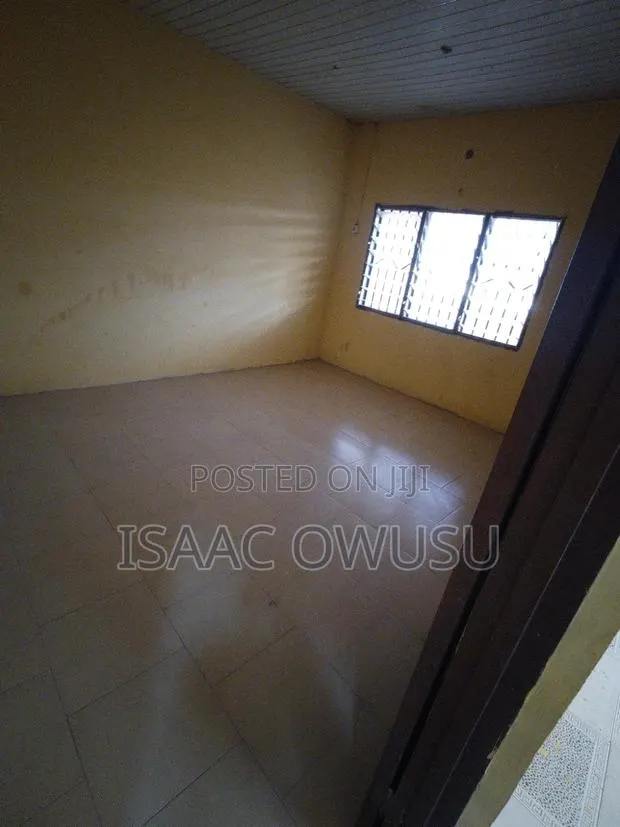 2bdrm Apartment in Dansoman for rent · Photo 2