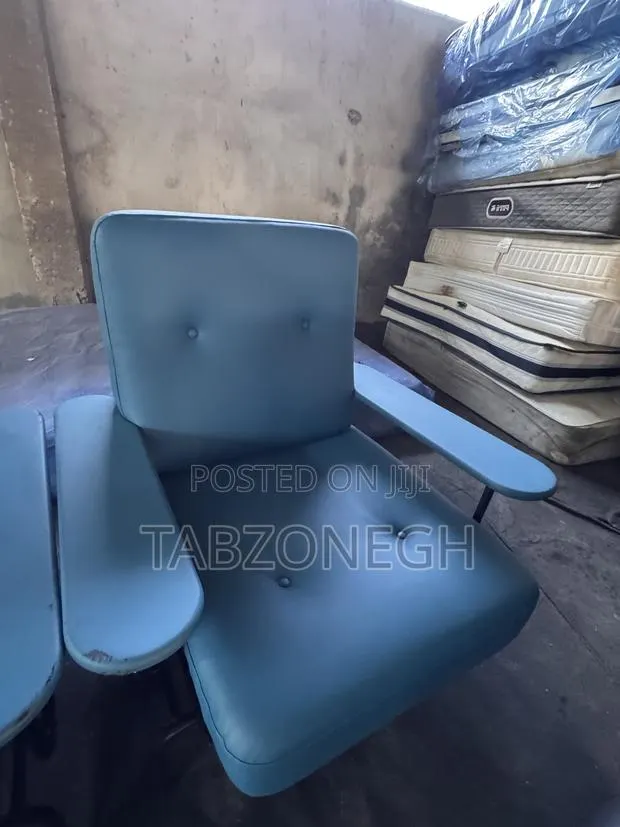 Single Sofa · Photo 1