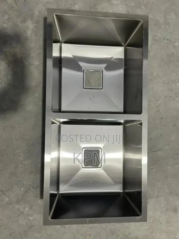 Kitchen Sink Armless Square Shaped · Photo 1