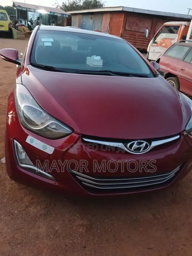 Hyundai Elantra Limited Sedan FWD (1.8L 4cyl 6A) 2013 · Photo 1
