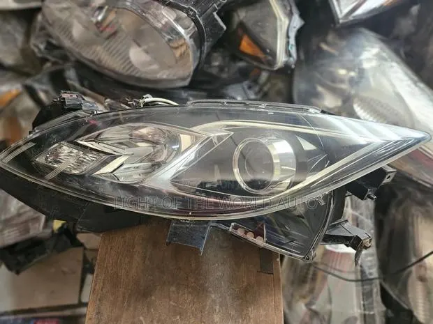 Mazda 6 Headlight Driver Side · Photo 1
