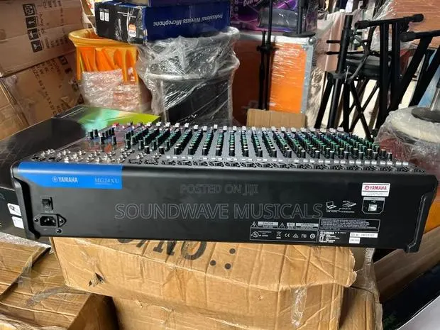 Yamaha Mg 24xu Raw Mixer · Photo 1