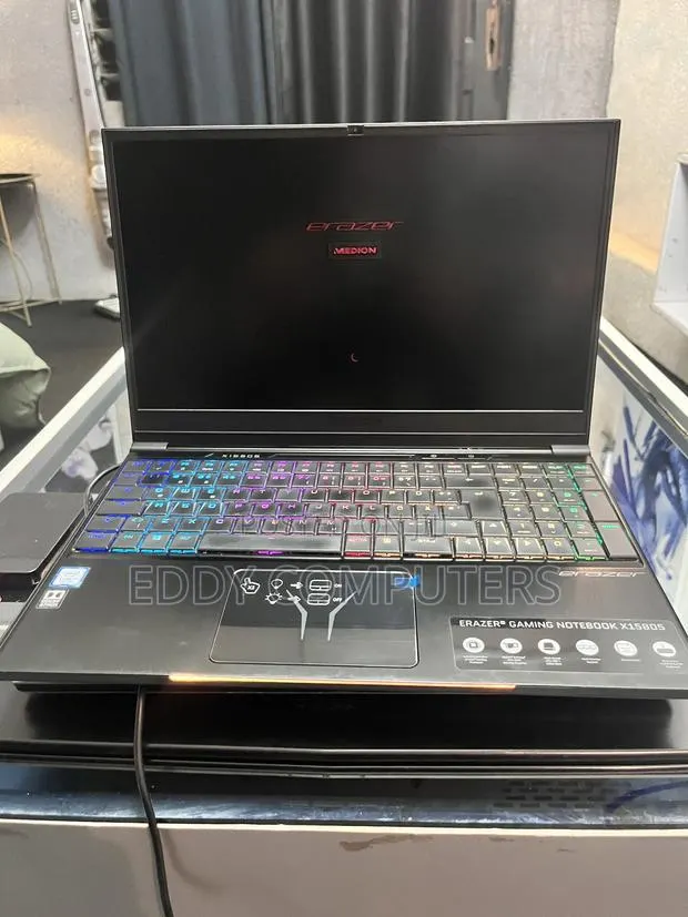 Laptop 16GB Intel Core i7 SSHD+SSD 512GB · Photo 1