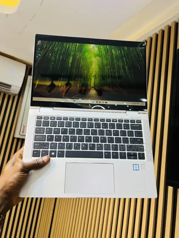 Laptop HP EliteBook X360 1030 G3 8GB Intel Core i5 SSD 256GB · Photo 1