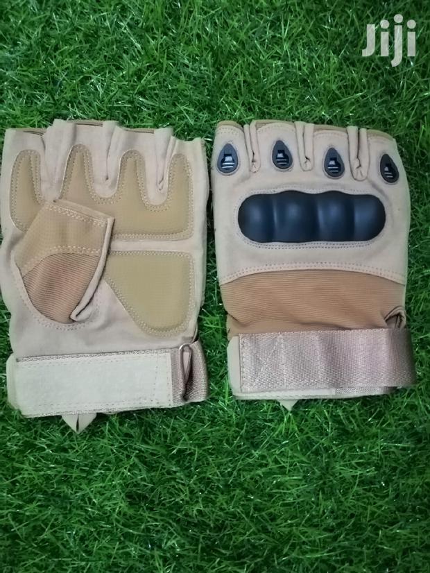 Riders Gloves · Photo 3