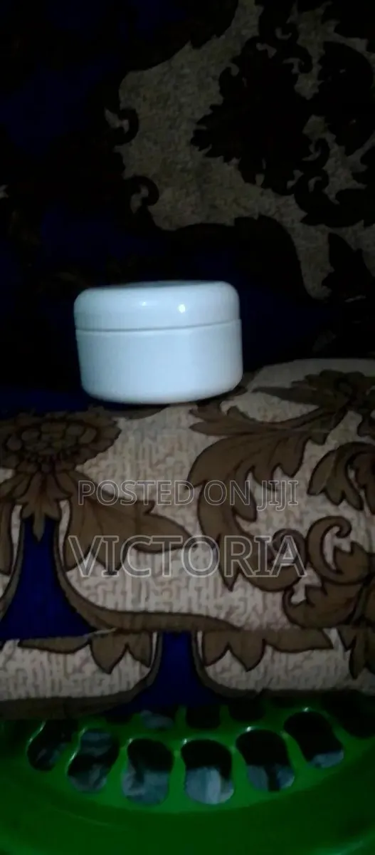 Cream Container · Photo 1
