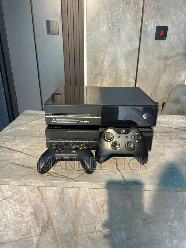 Xbox One Console · Photo 1
