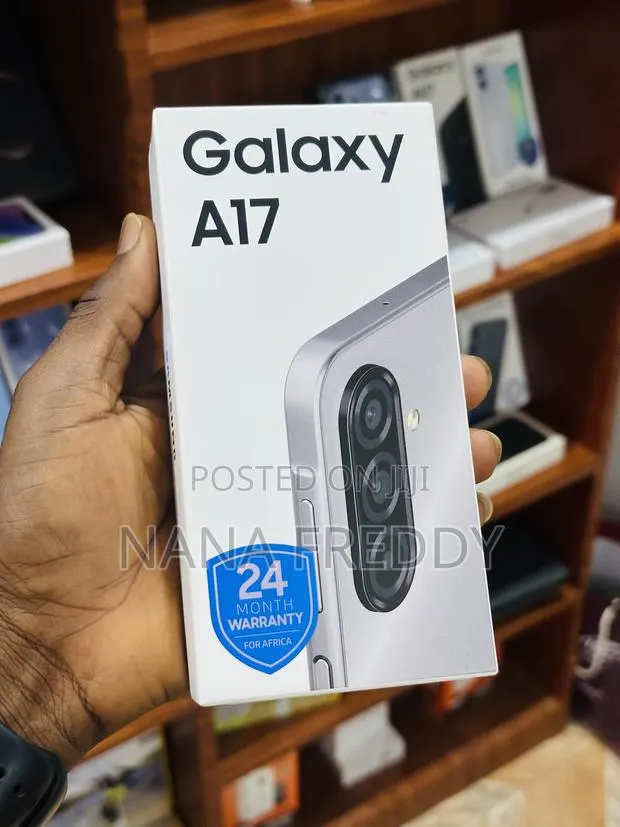 New Samsung Galaxy A17 128 GB Silver · Photo 1