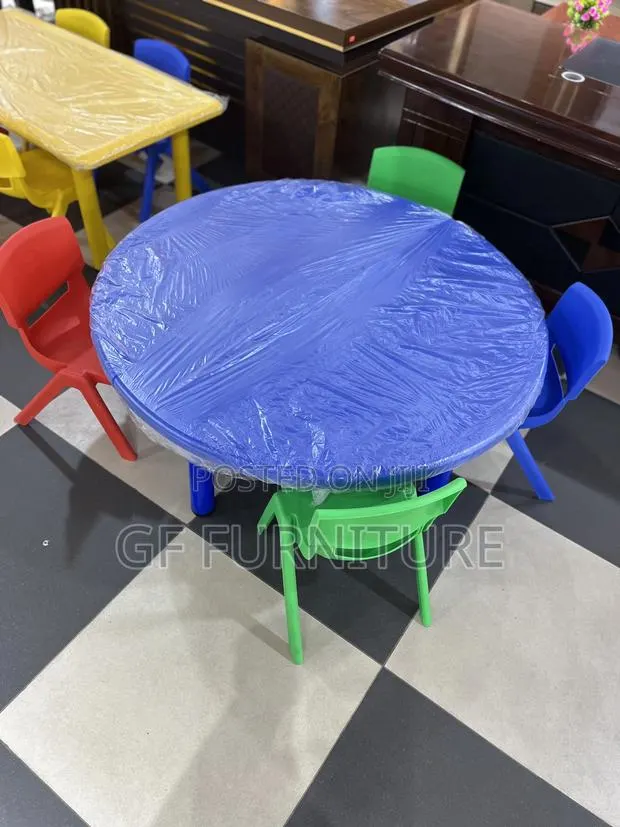 Adjustable Kids' Activity Table Set(4 Chairs) · Photo 3