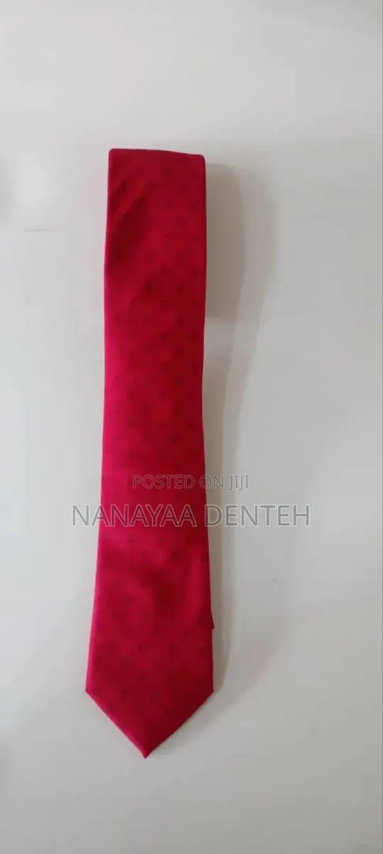 Unisex Flying Tie · Photo 1