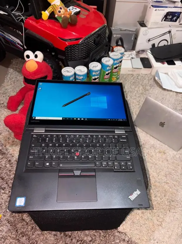Laptop Lenovo ThinkPad Yoga 370 8GB Intel Core i5 SSD 256GB · Photo 1
