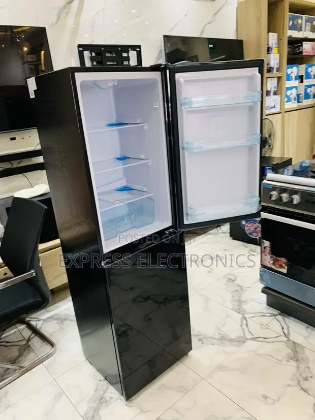 Get a New Black Mirror Double Door 196l Fridge · Photo 1