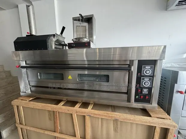 Single Deck 3 Tray Gas Oven · Photo 1