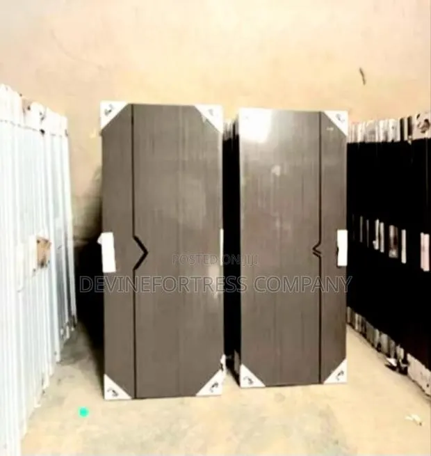 Quality Bedroom Doors, Very Durable ,Comes With Handle and Keys · Photo 1