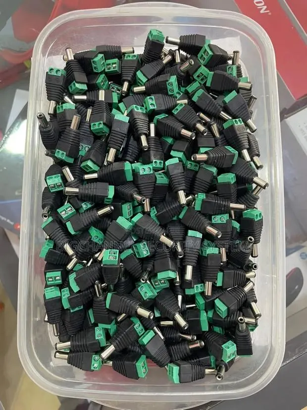 Camera Male Power Plugs · Photo 1