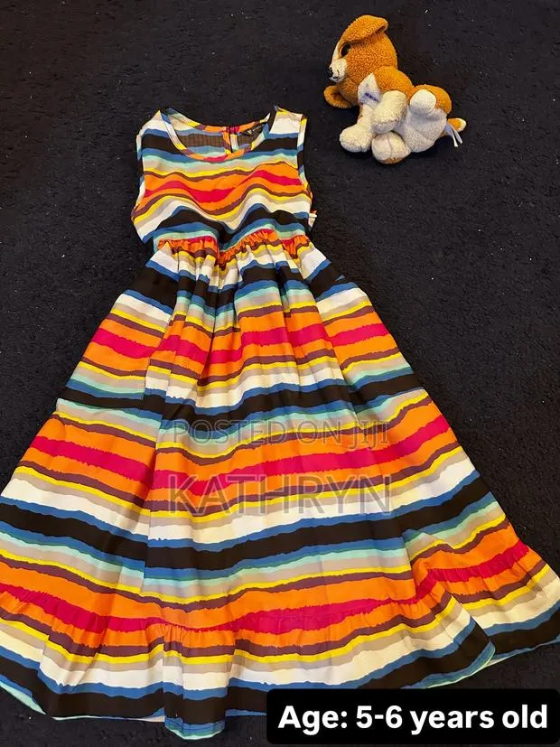 Beautiful Dress. Has Pocket · Photo 1