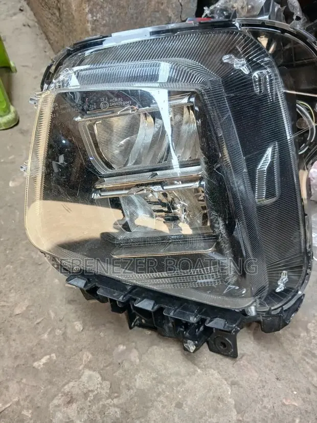 Hyundai Tucson Headlight LED Left Sade 2022 2024 · Photo 1
