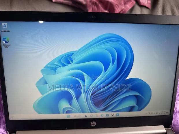 Laptop HP 14-dq1025cl 4GB Intel Celeron eMMC 128GB · Photo 1
