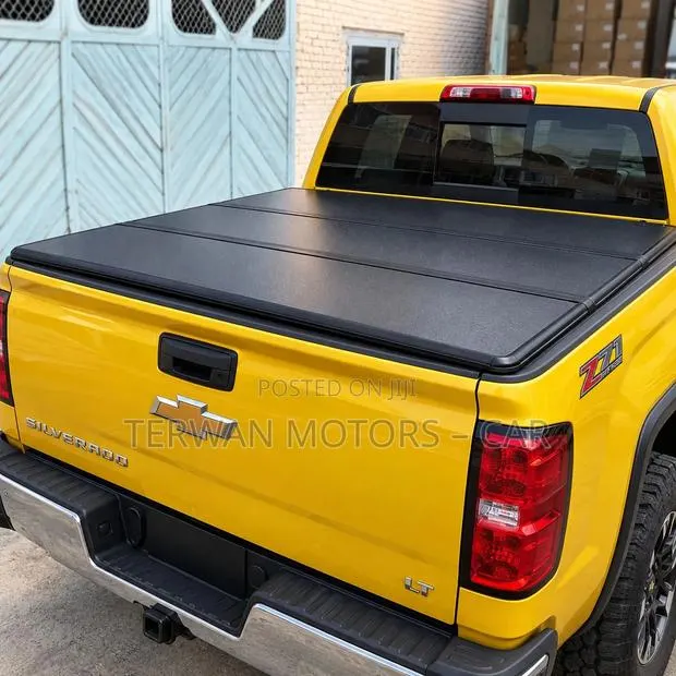 Hard Tri-Fold Pickup Truck Bucket Cover for Chevy Colorado / Silverado · Photo 1