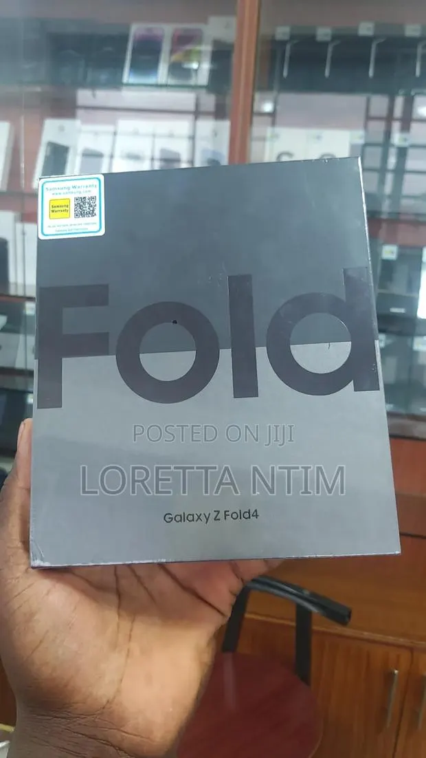New Samsung Galaxy Z Fold4 256 GB Black · Photo 1