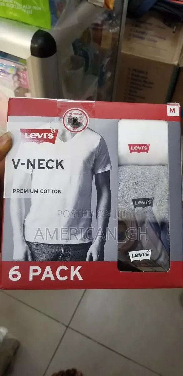 Levi's Premium Cotton v Neck, 6 Pieces(M/Xl) · Photo 1