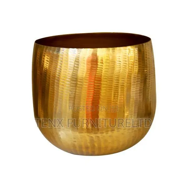 Medium Vase (DECOR) · Photo 1