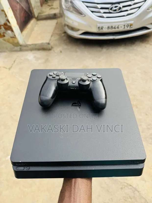 Uk Used Ps4 Slim Jailbreak With 8 Games for Sale. · Photo 1