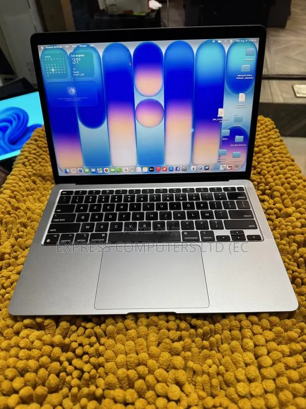 Laptop Apple MacBook Air 2020 M1 8GB Apple M1 SSD 256GB · Photo 1