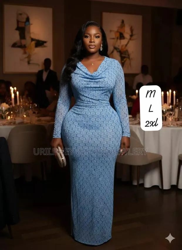 Long Ladies Dress · Photo 1