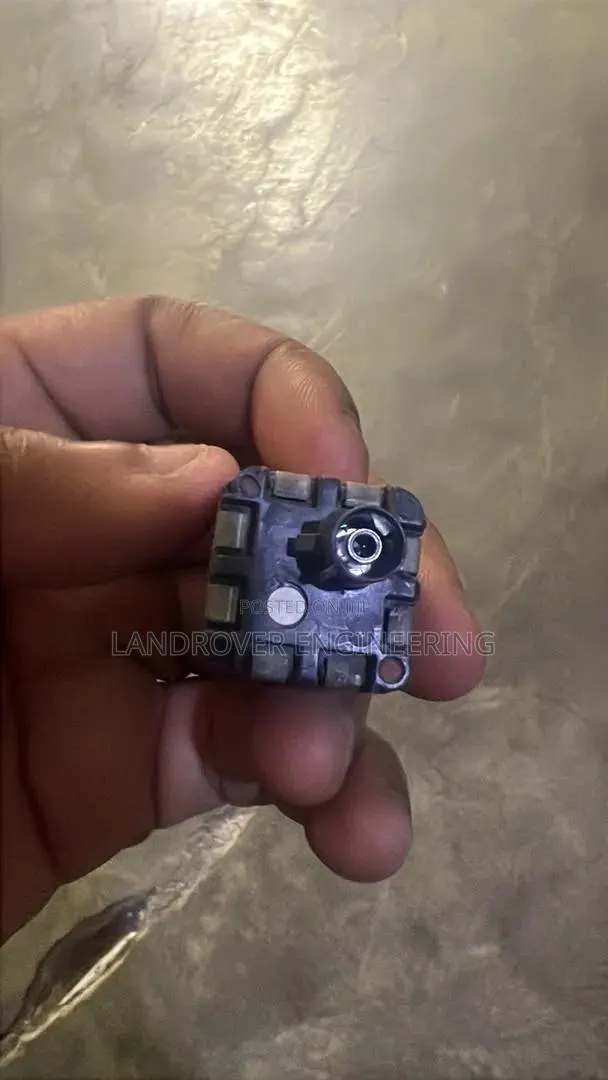 Land Rover Defender Reverse Camera. Sport,Velar,Discovery Sport, LR4. · Photo 1