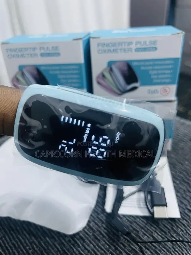 Rechargeable Pulse Oximeter · Photo 1