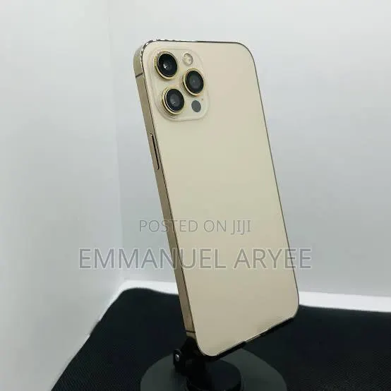 Apple iPhone 12 Pro Max 256 GB Gold · Photo 1
