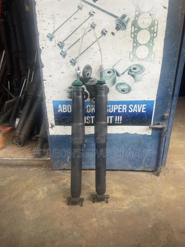 Jeep Cherokee 1993-2004 Front Shocks Absorbers · Photo 1